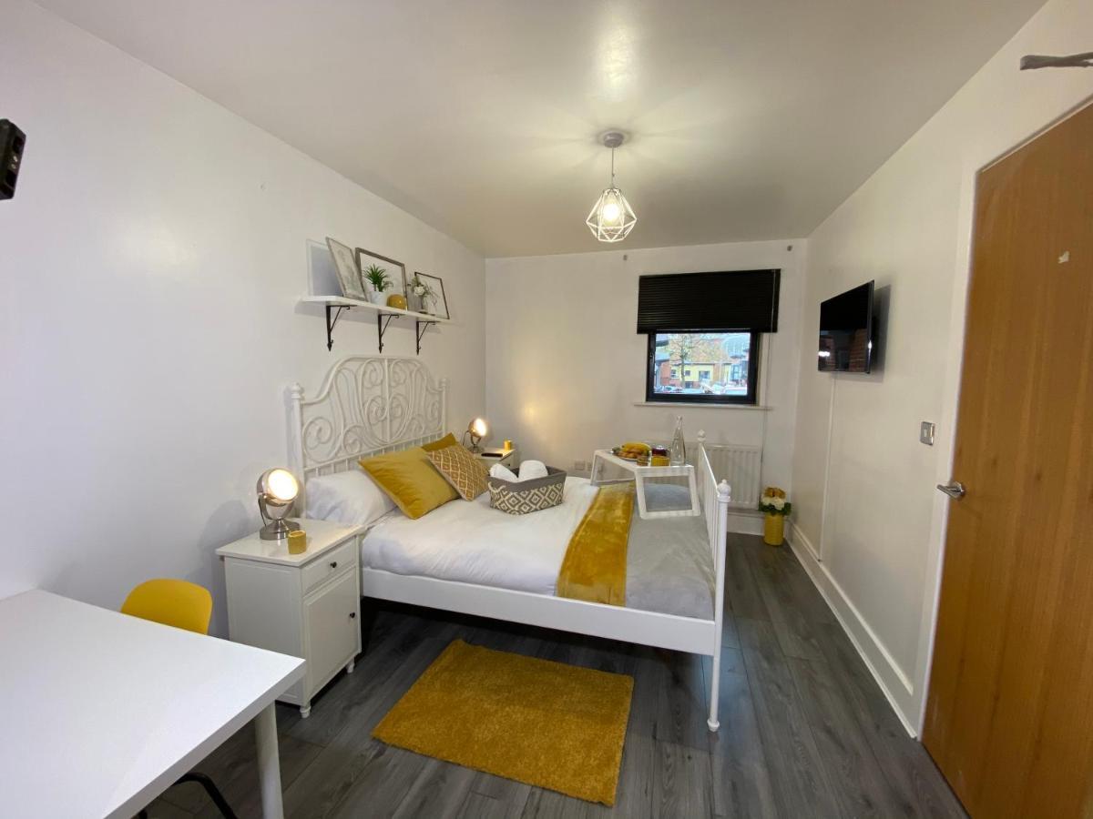 Luxe Place - Netflix & Workspace For 6 * Birmingham